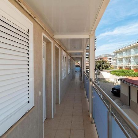 Apartamentos Denis Castelldefels Buitenkant foto
