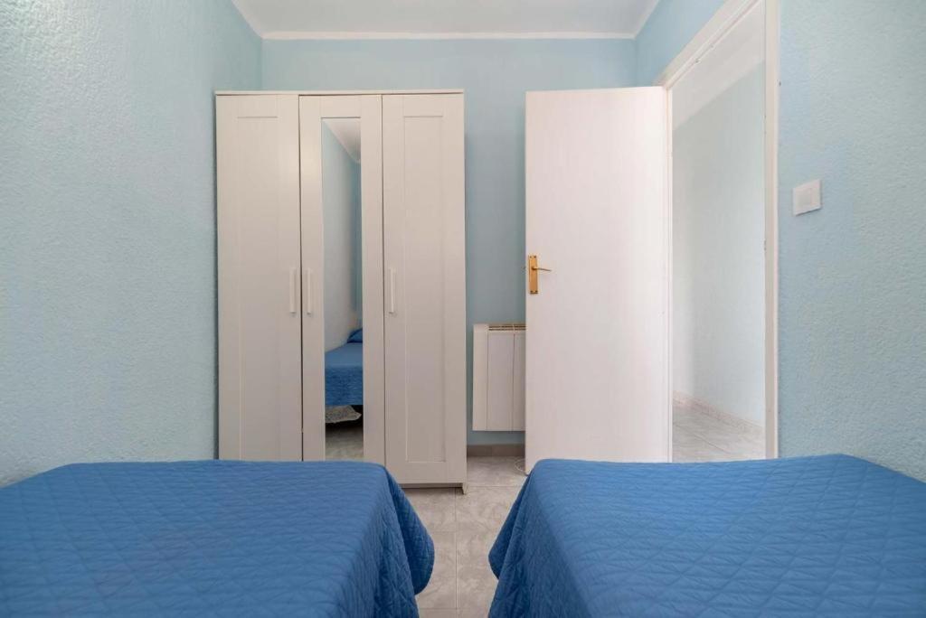 Apartamentos Denis Castelldefels Buitenkant foto