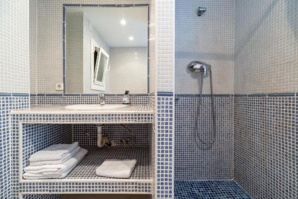 Apartamentos Denis Castelldefels Buitenkant foto