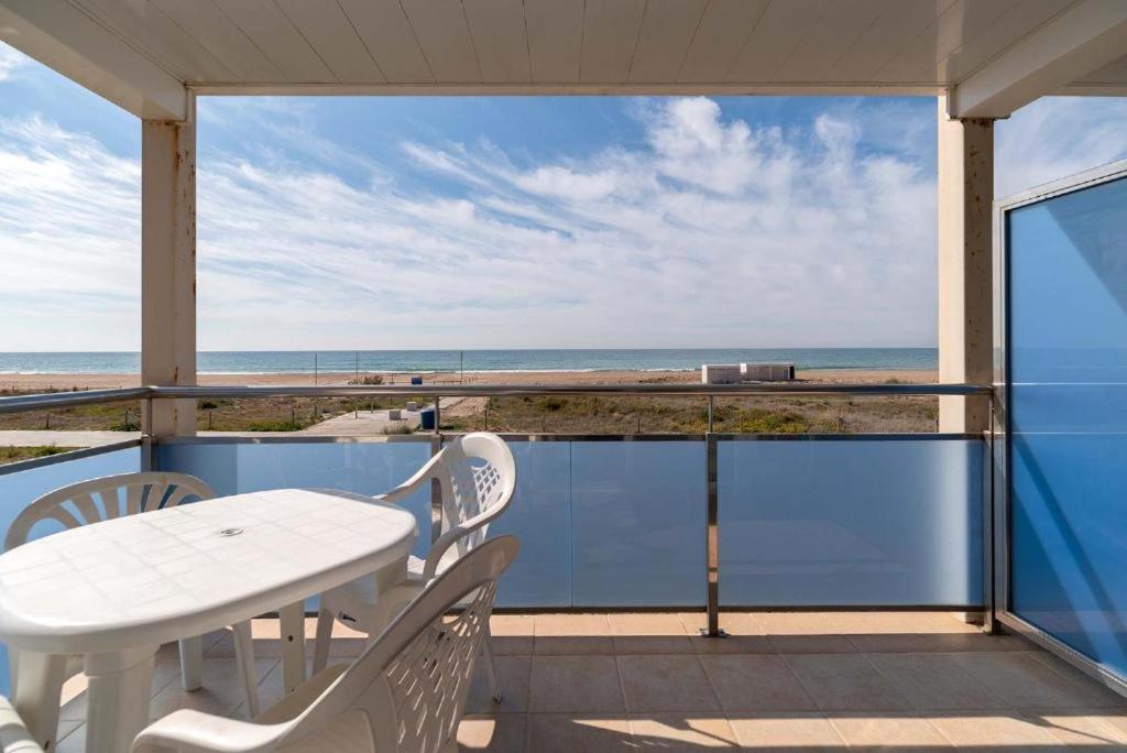 Apartamentos Denis Castelldefels Buitenkant foto