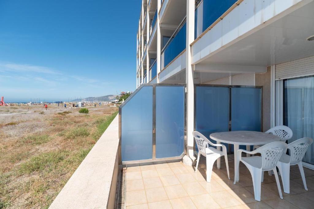 Apartamentos Denis Castelldefels Buitenkant foto