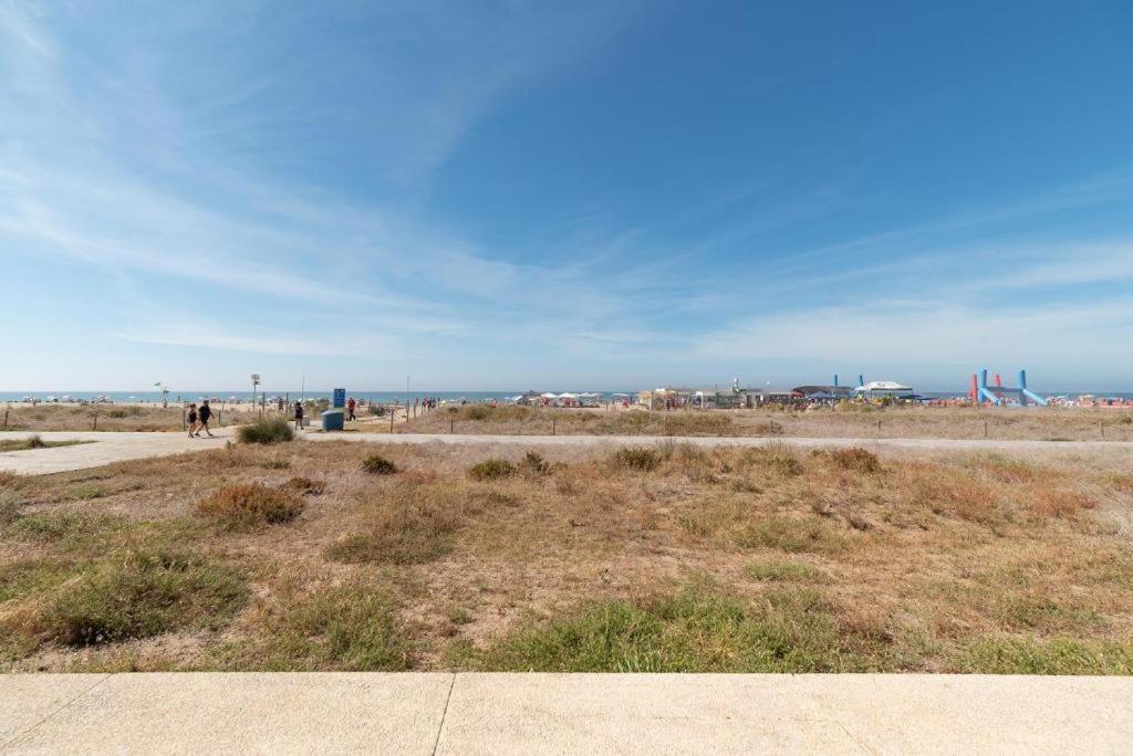Apartamentos Denis Castelldefels Buitenkant foto