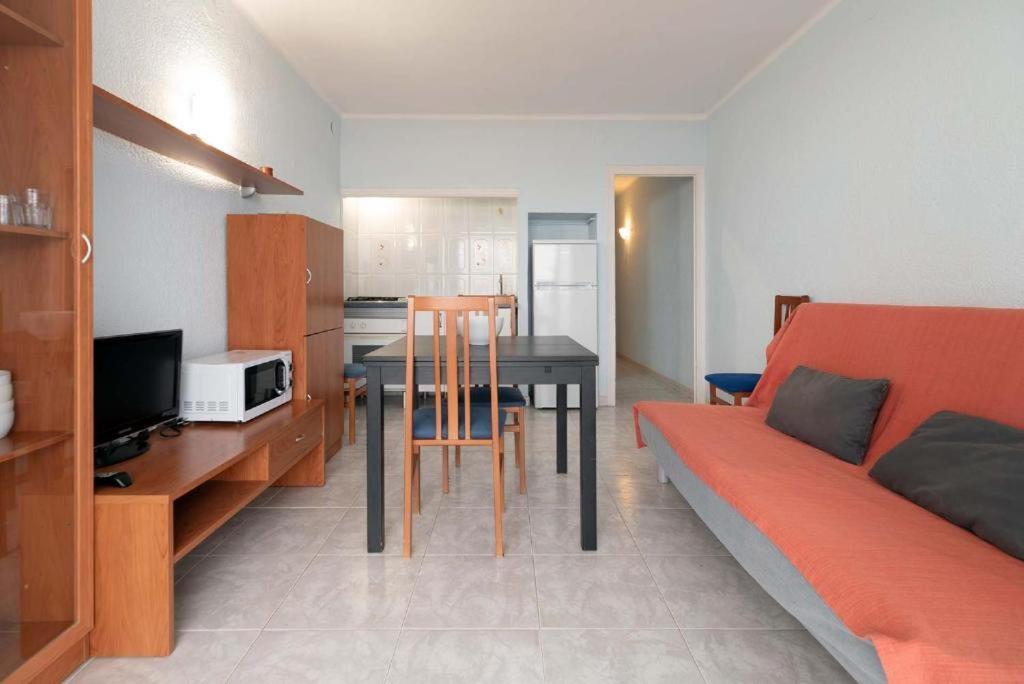 Apartamentos Denis Castelldefels Buitenkant foto